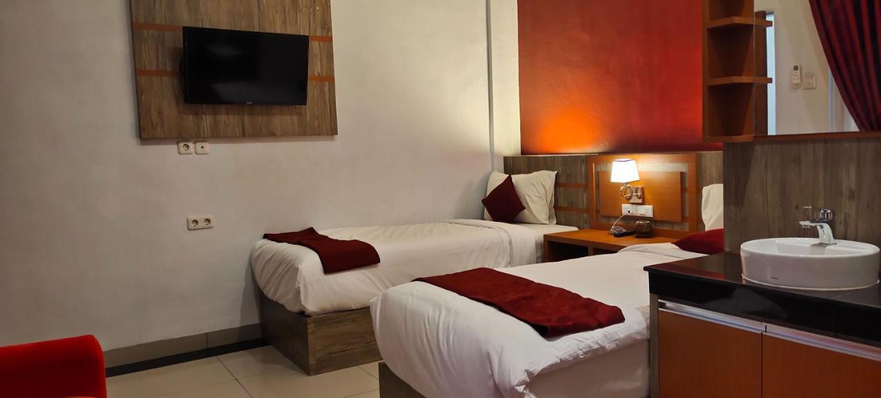 D&D Guest House & Cafe Syariah Medan Extérieur photo