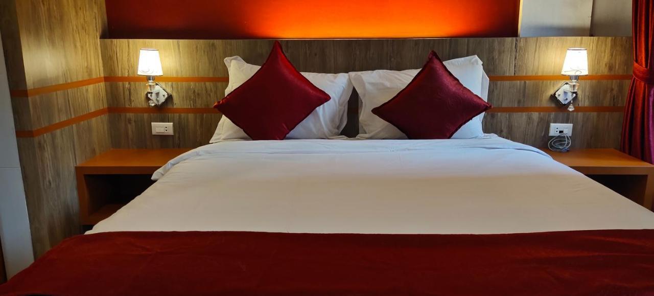 D&D Guest House & Cafe Syariah Medan Extérieur photo