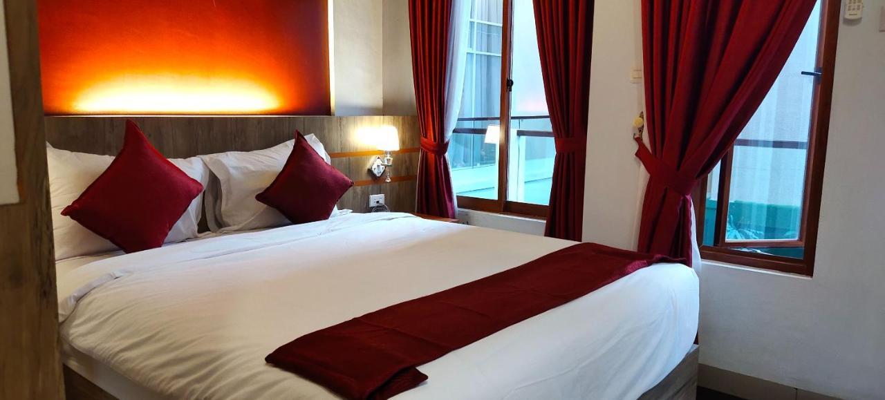 D&D Guest House & Cafe Syariah Medan Extérieur photo