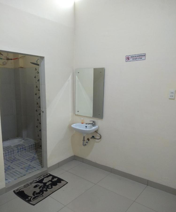 D&D Guest House & Cafe Syariah Medan Extérieur photo