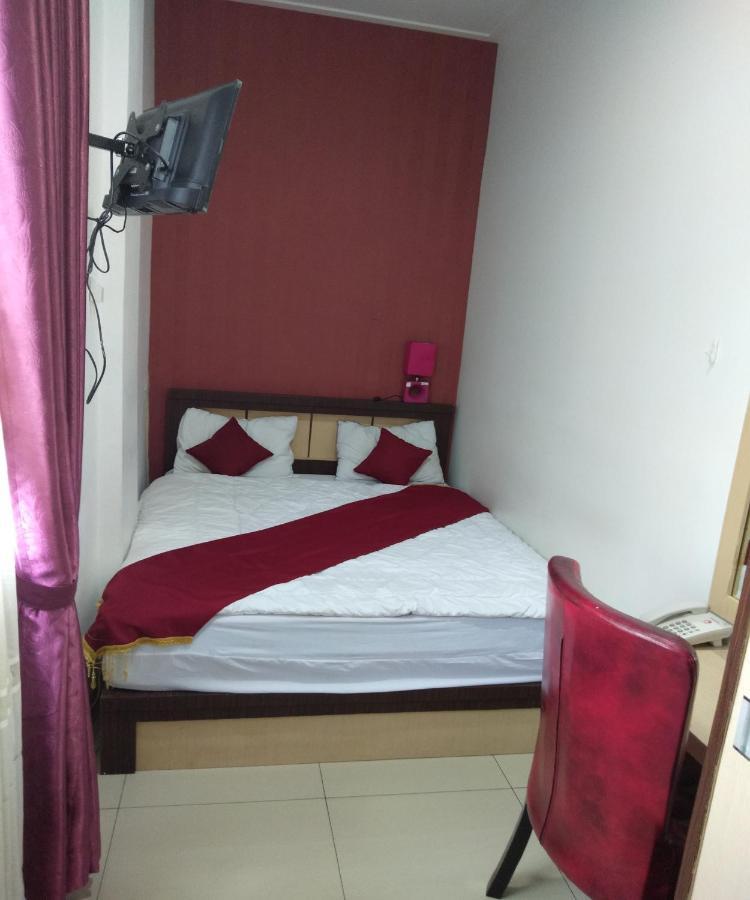 D&D Guest House & Cafe Syariah Medan Extérieur photo